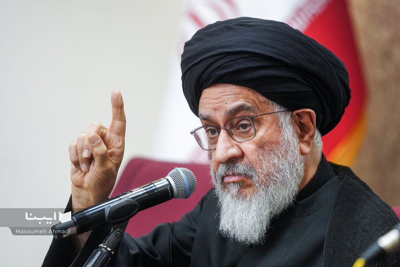 باز نشر یک سخنرانی از آیت الله محقق داماد و عذرخواهی از ملت ایران؛ ما نتوانستیم اخلاق اسلامی را ارتقا ببخشیم /هیچ خشونتی به تلخی خشونتِ مقدس نیست باز نشر یک سخنرانی از آیت الله محقق داماد و عذرخواهی از ملت ایران؛ ما نتوانستیم اخلاق اسلامی را ارتقا ببخشیم /هیچ خشونتی به تلخی خشونتِ مقدس نیست